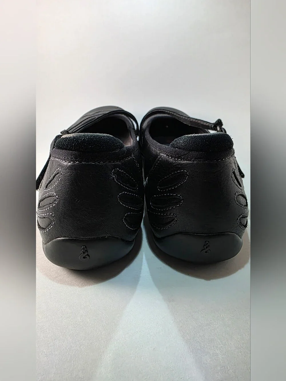 Ahnu Gracie Pro Black Leather Mary Janes Sneakers Flats Granola Girl Womens 9.5